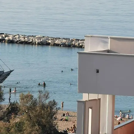 Apartman Summer Paradise *