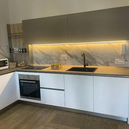 Summer Paradise בארי